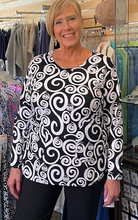 Load image into Gallery viewer, LuluB 3/4 Sleeve Round Neck Top with Scoop Hemline &amp; 2 Pockets..UPF 50+ and Coolant in Fabric
